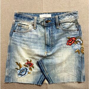 Abercrombie & Fitch  denim mini skirt.